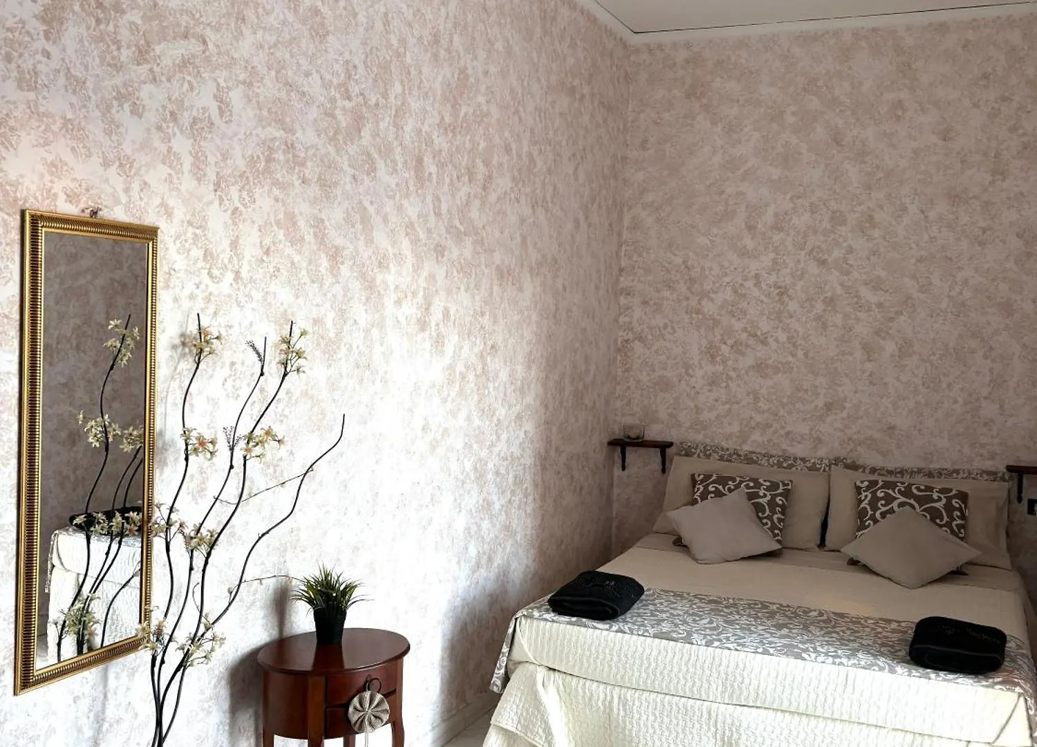 Rian House Apartment Naples 0*,  Italy